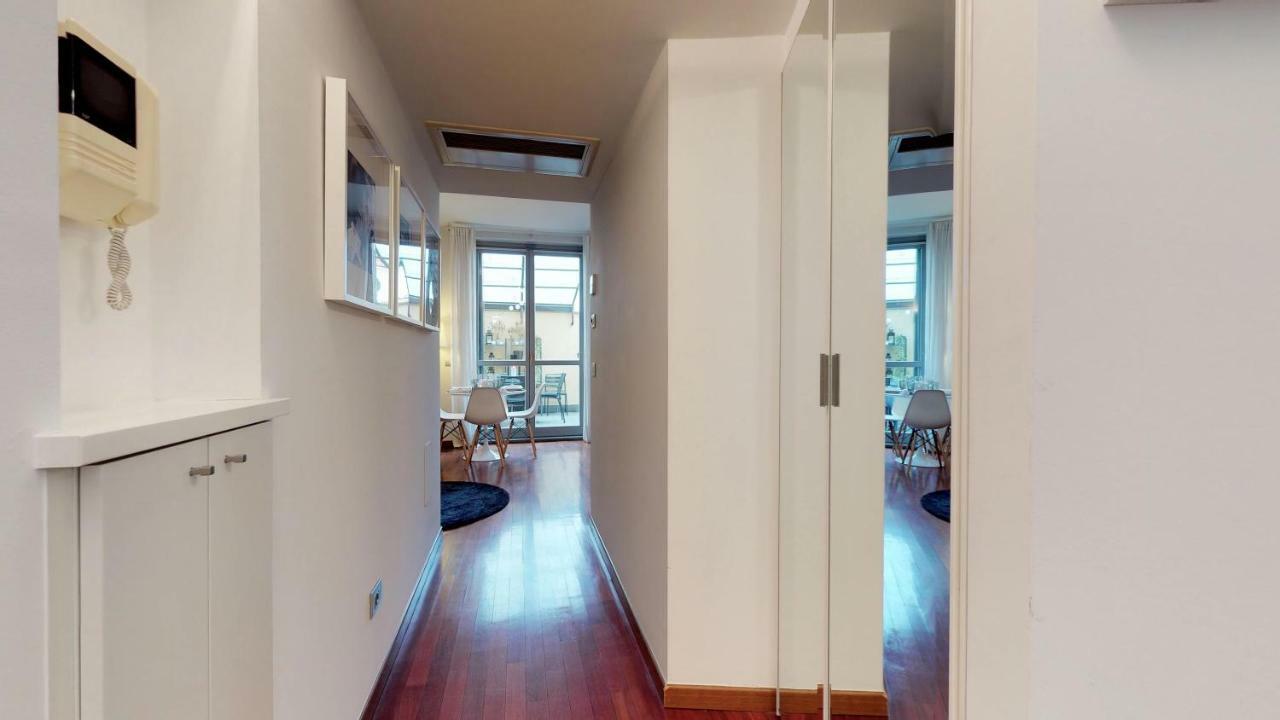 Design Apartment Near Duomo Square Milano Dış mekan fotoğraf