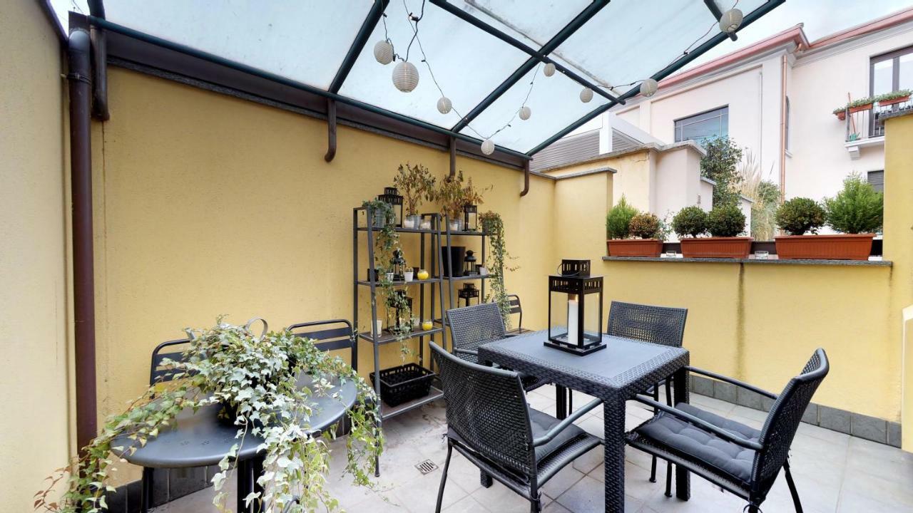 Design Apartment Near Duomo Square Milano Dış mekan fotoğraf
